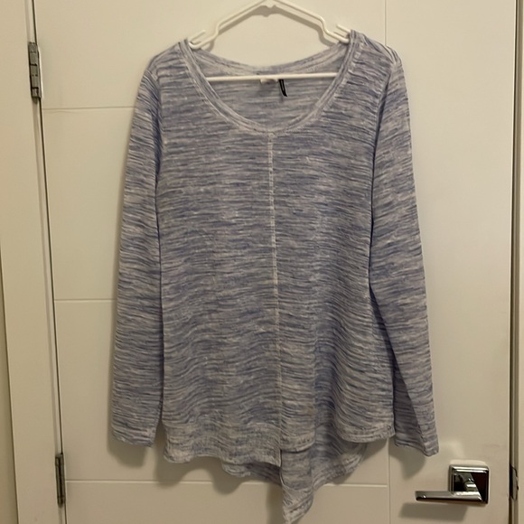 Akemi + Kin (Anthro) Ezri Asymmetrical Space Dye Lightweight Tunic Top - Picture 3 of 8